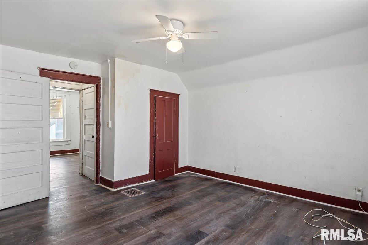 2205 South 11th Street Springfield, IL 62703 - Photo 21 of 32