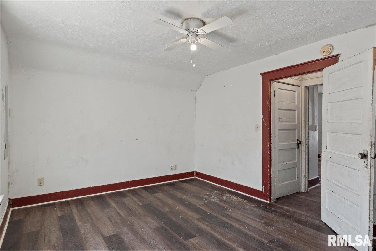 2205 South 11th Street Springfield, IL 62703 - Photo 24 of 32