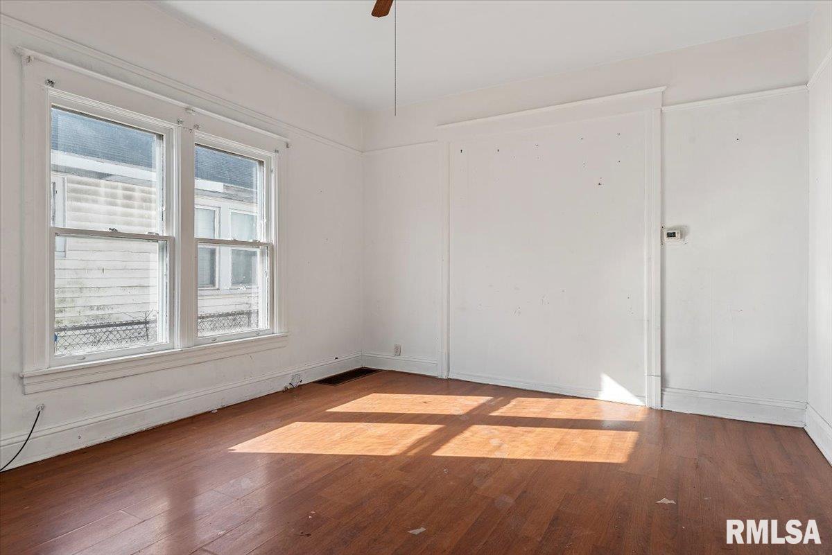 2205 South 11th Street Springfield, IL 62703 - Photo 4 of 32