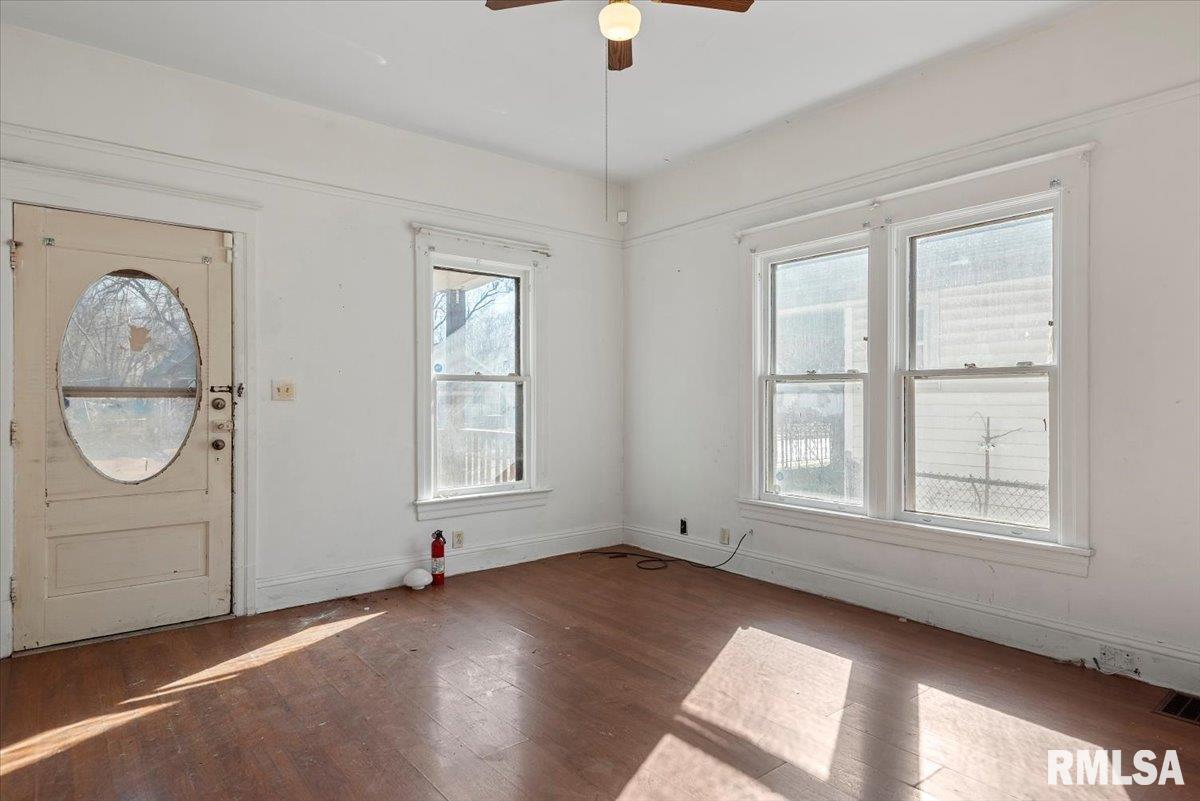 2205 South 11th Street Springfield, IL 62703 - Photo 7 of 32