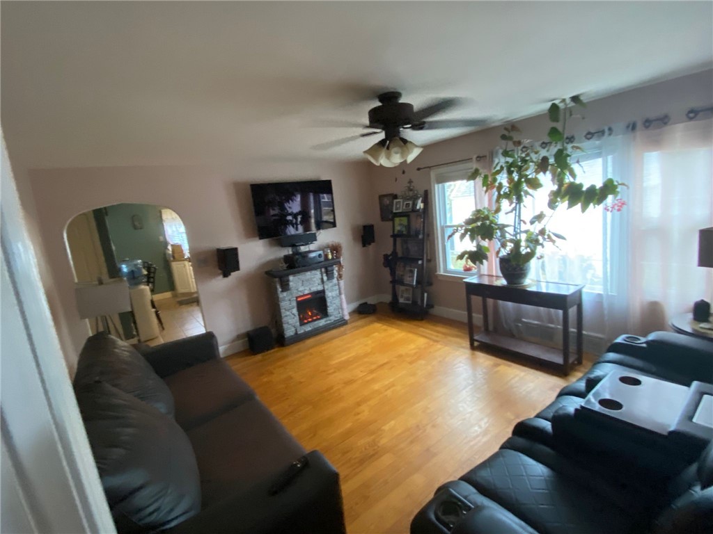 17 Jervis Street Woonsocket, RI 02895 - Photo 27 of 53 Living Room