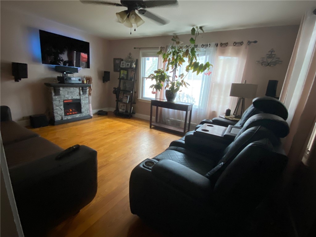 17 Jervis Street Woonsocket, RI 02895 - Photo 28 of 53 Living Room