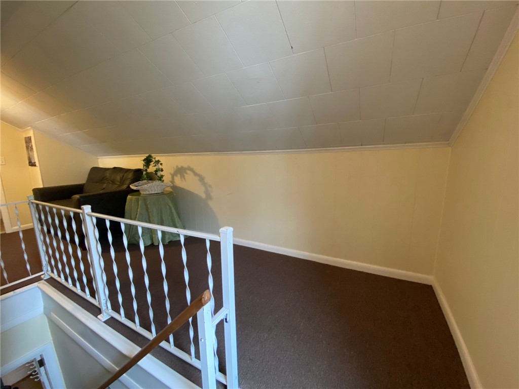 17 Jervis Street Woonsocket, RI 02895 - Photo 42 of 53 Upper sitting area