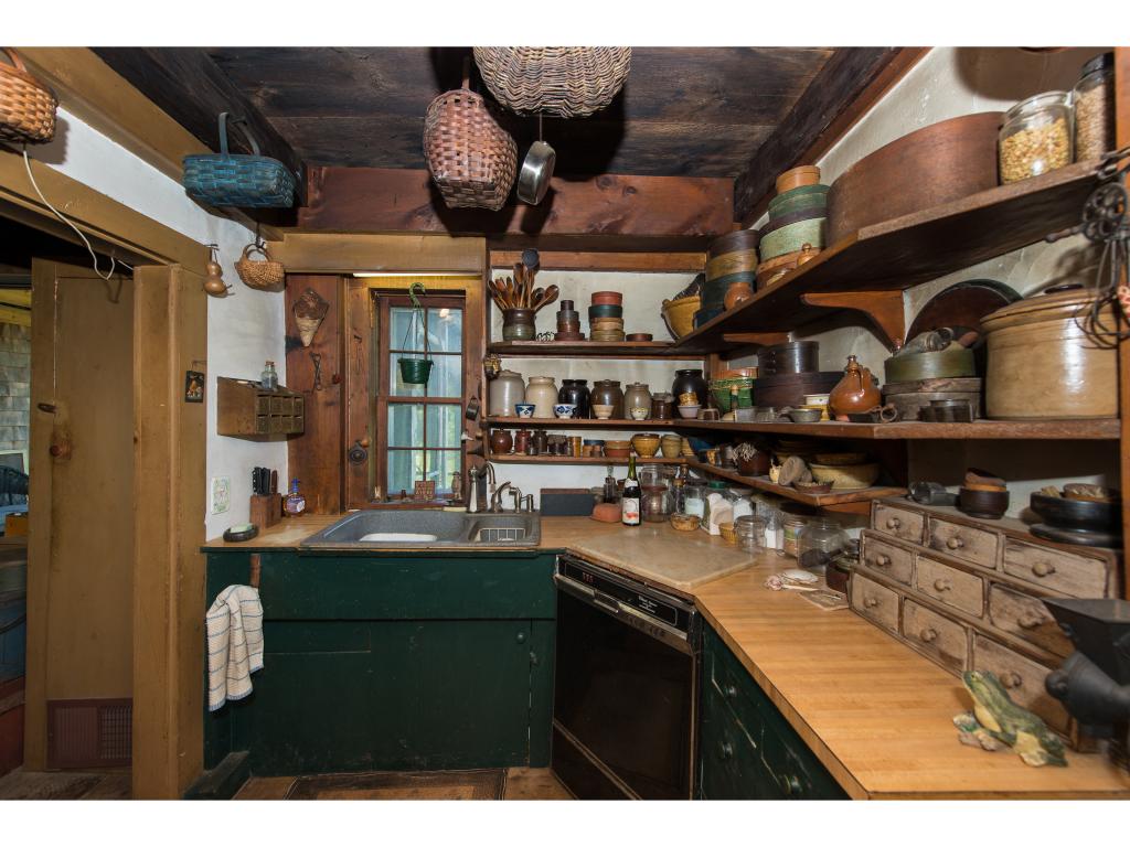 231 Middle Road Deerfield, NH 03037 - Photo 14 of 34