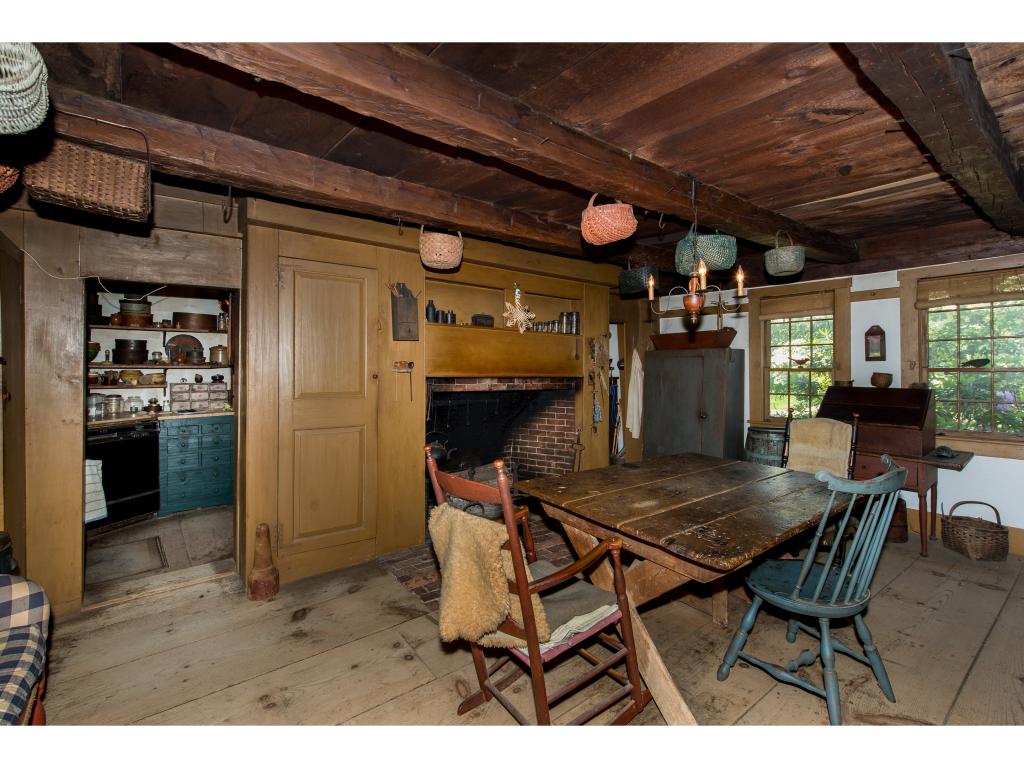 231 Middle Road Deerfield, NH 03037 - Photo 18 of 34