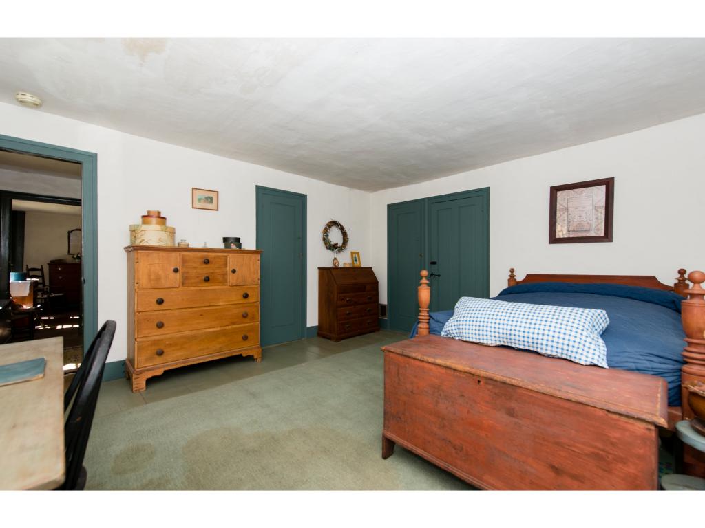 231 Middle Road Deerfield, NH 03037 - Photo 21 of 34