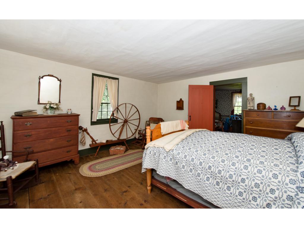 231 Middle Road Deerfield, NH 03037 - Photo 23 of 34