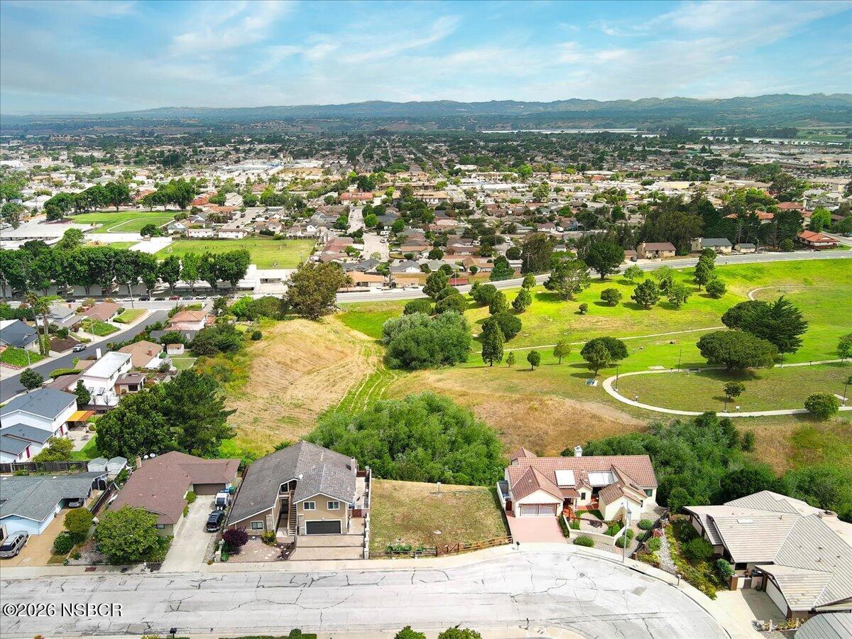 913 Clemens Way Lompoc, CA 93436 - Photo 16 of 20 08-MAX_0028
