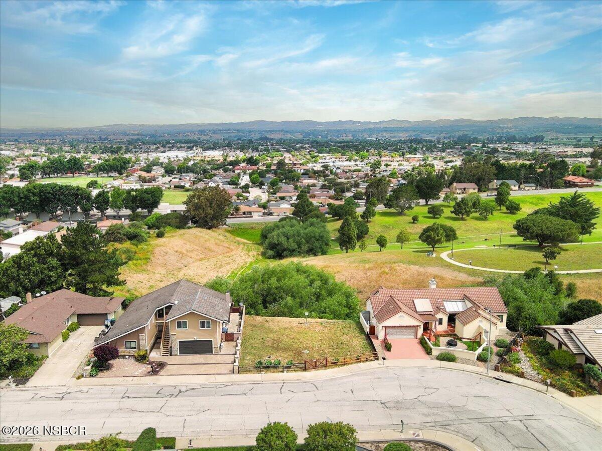 913 Clemens Way Lompoc, CA 93436 - Photo 5 of 20 06-MAX_0017