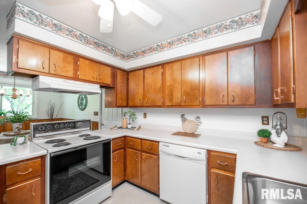 1526 Division Street Metamora, IL 61548 - Photo 15 of 33