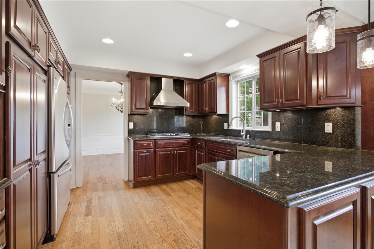 653 Perrien Place Grosse Pointe, MI 48236 - Photo 20 of 54