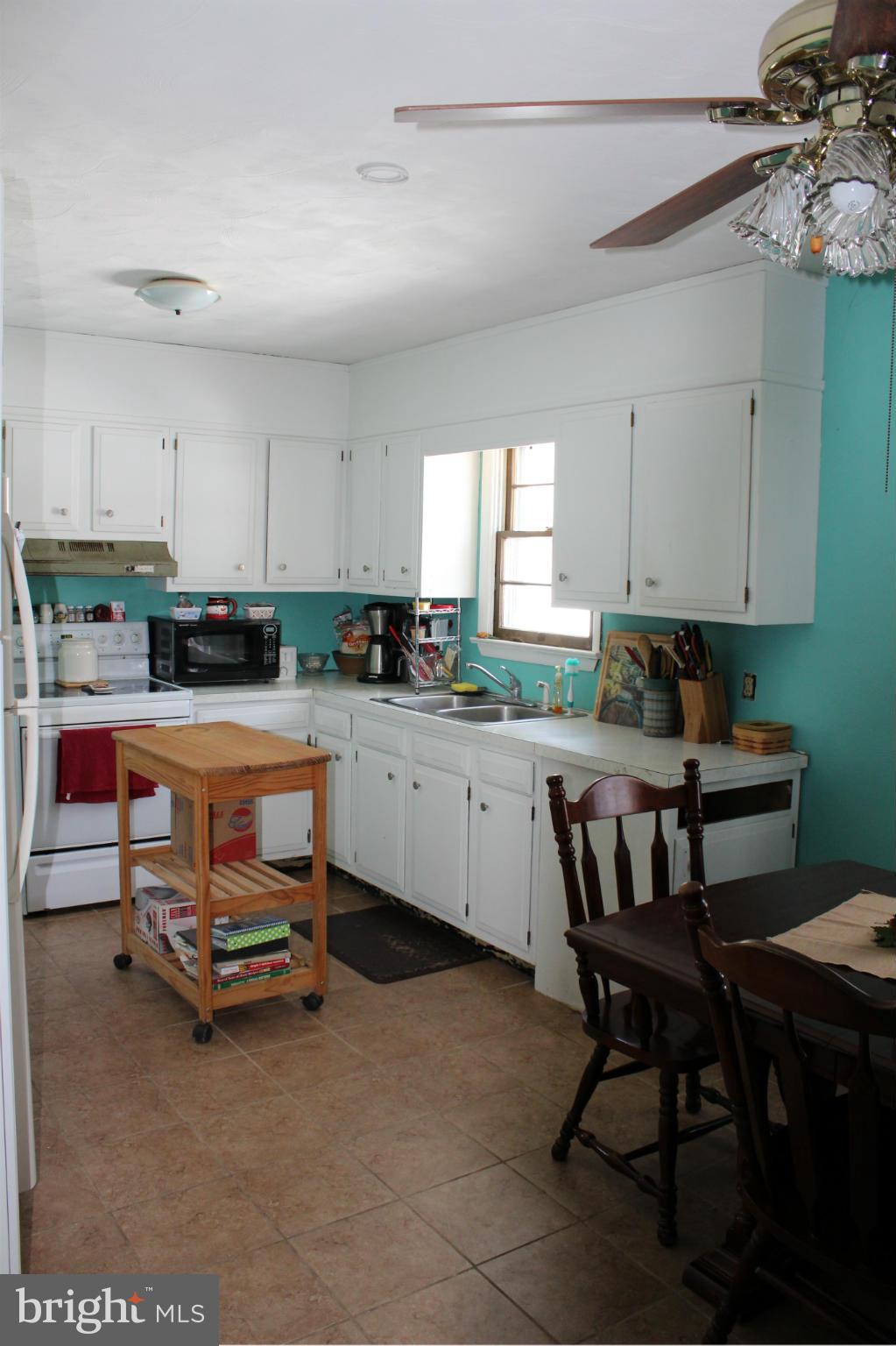 90 Marsh Creek Road Gettysburg, PA 17325 - Photo 1 of 28 Kitchen