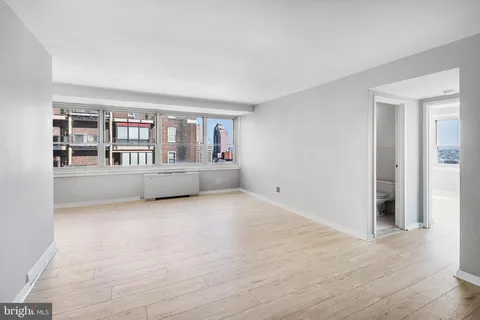 $329,500 | 1810 Rittenhouse Square, Unit 1608, Philadelphia, PA 19103