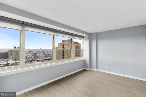 $329,500 | 1810 Rittenhouse Square, Unit 1608, Philadelphia, PA 19103