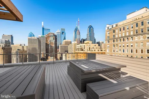 $329,500 | 1810 Rittenhouse Square, Unit 1608, Philadelphia, PA 19103