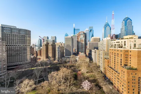 $329,500 | 1810 Rittenhouse Square, Unit 1608, Philadelphia, PA 19103