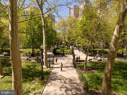 $329,500 | 1810 Rittenhouse Square, Unit 1608, Philadelphia, PA 19103