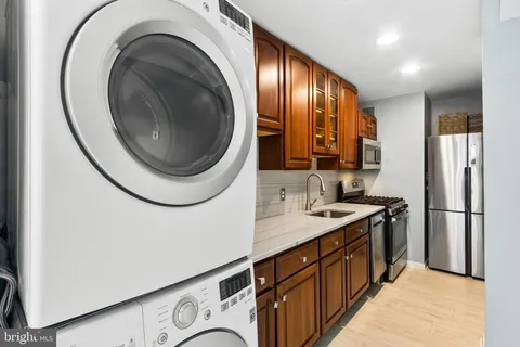 $329,500 | 1810 Rittenhouse Square, Unit 1608, Philadelphia, PA 19103