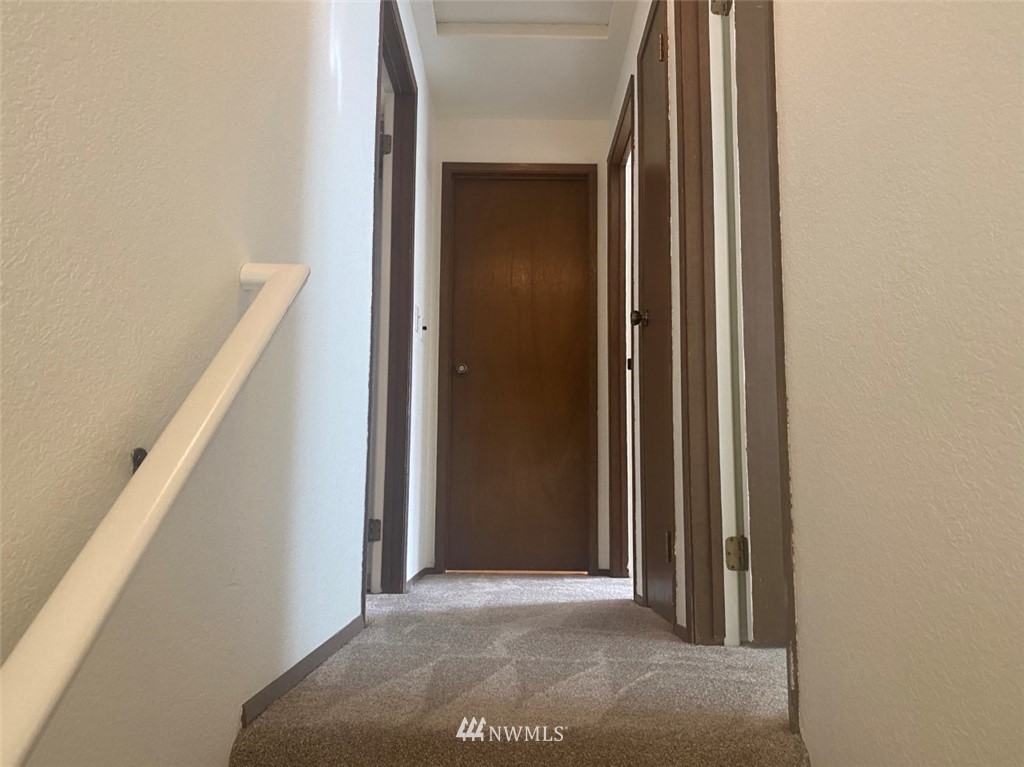 2708 Northeast 4th Court Renton, WA 98056 - Photo 11 of 18 Gallery Image 11