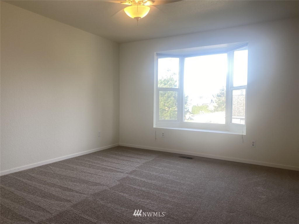 2708 Northeast 4th Court Renton, WA 98056 - Photo 14 of 18 Gallery Image 14
