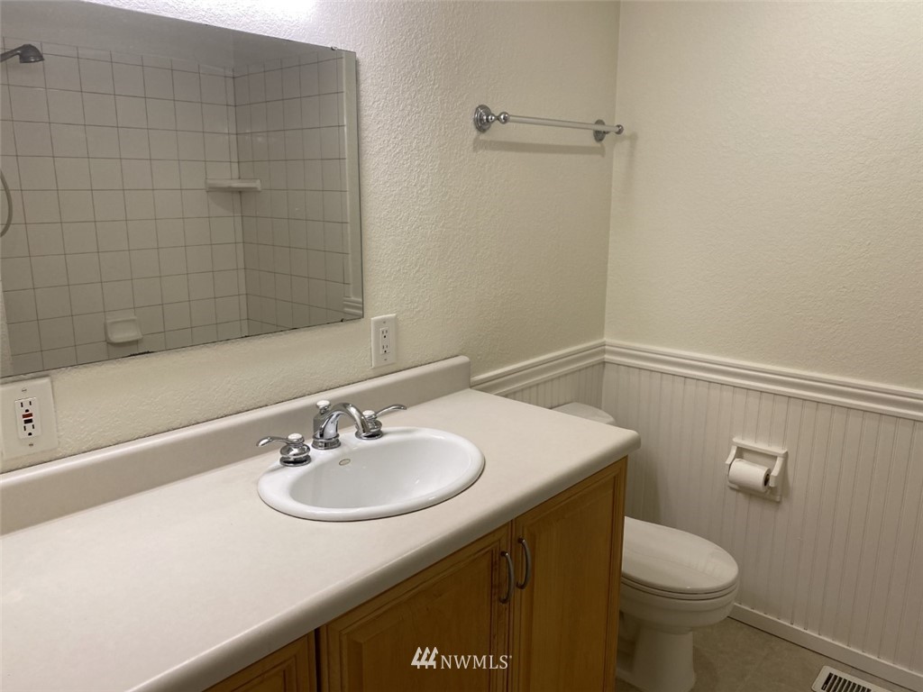 2708 Northeast 4th Court Renton, WA 98056 - Photo 16 of 18 Gallery Image 16