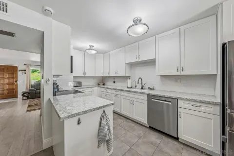 $549,900 | 5661 Lake Park Way, Unit 6, La Mesa, CA 91942