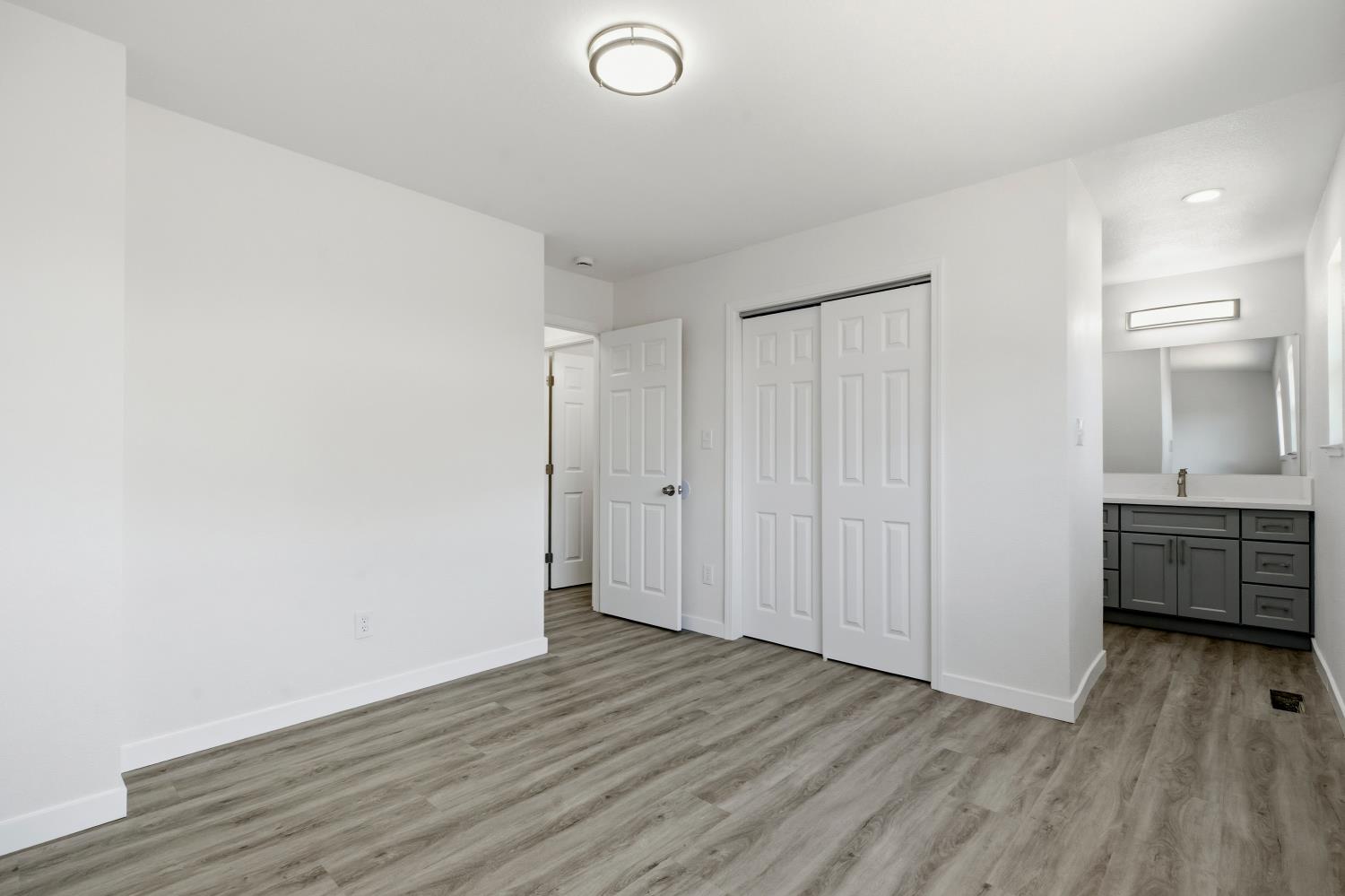 3501 Larisa Lane Ceres, CA 95307 - Photo 18 of 28 Master bedroom & bath
