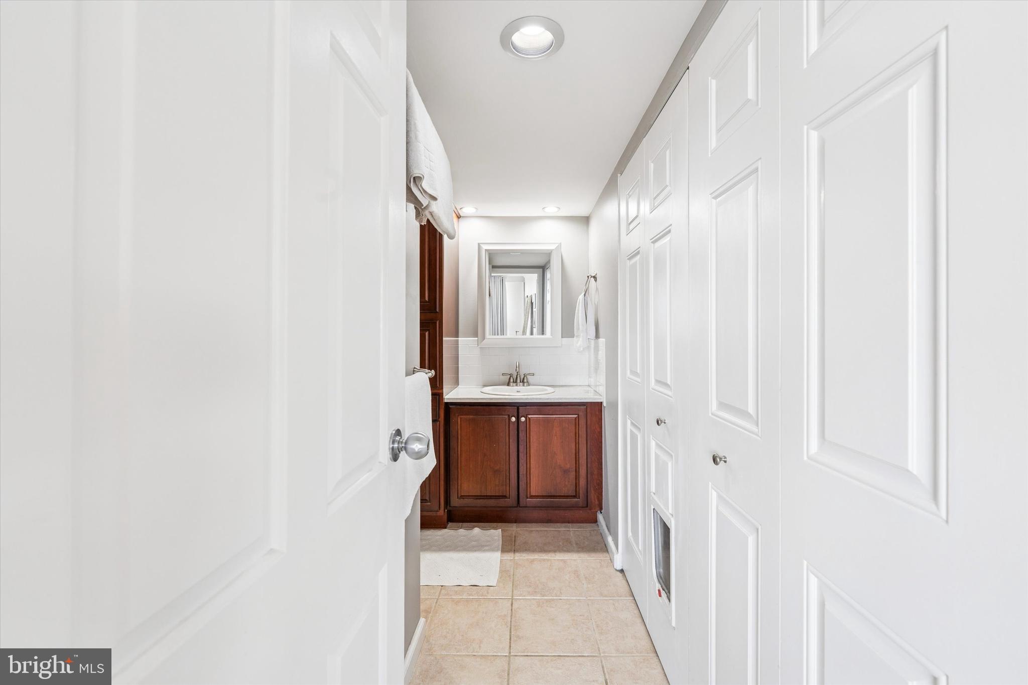 2001 Hamilton Street, Unit 1205 Philadelphia, PA 19130 - Photo 13 of 34