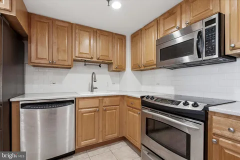 $455,000 | 2001 Hamilton Street, Unit 1205, Philadelphia, PA 19130