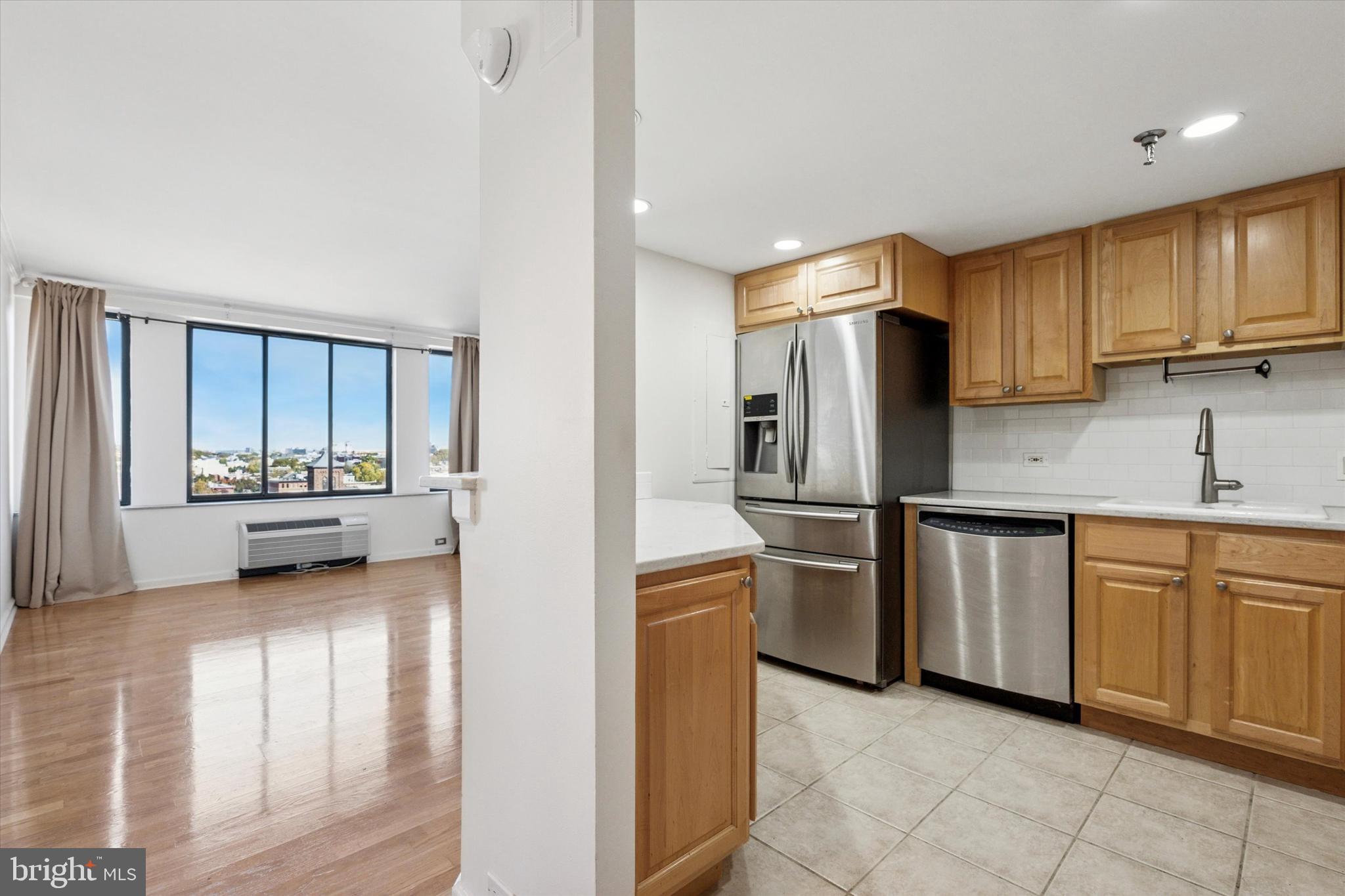 2001 Hamilton Street, Unit 1205 Philadelphia, PA 19130 - Photo 9 of 34