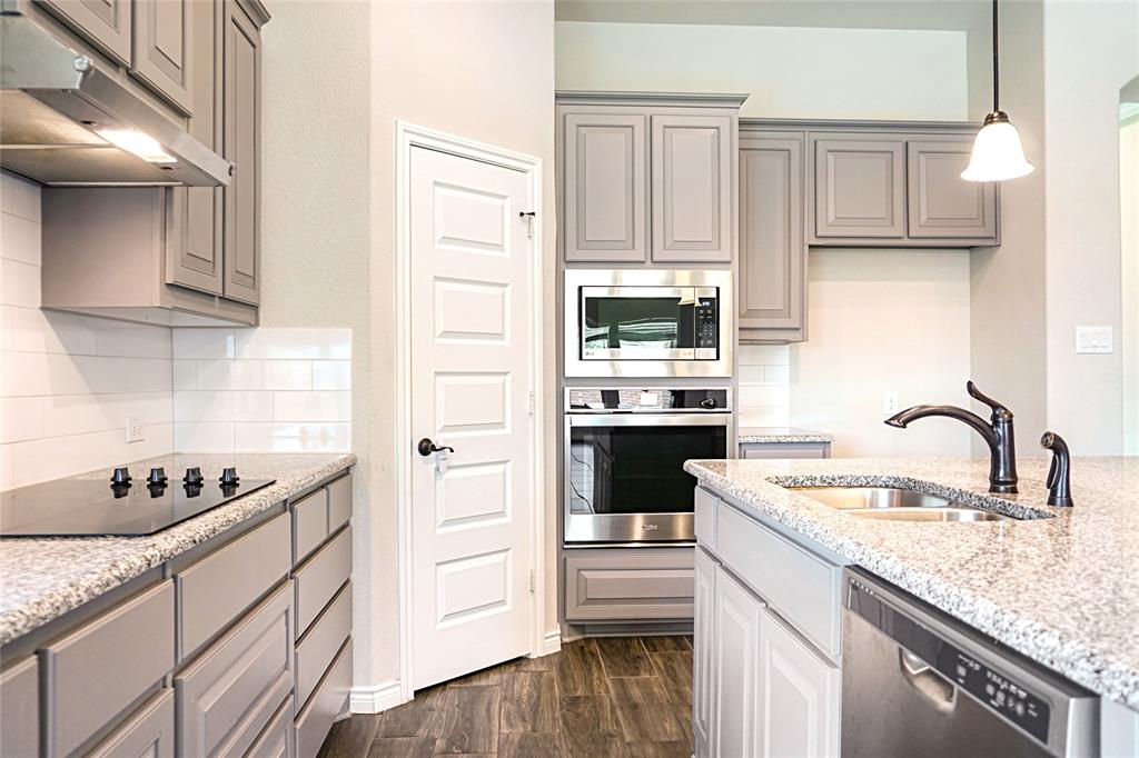 2636 Freemon Place Grand Prairie, TX 75052 - Photo 12 of 24