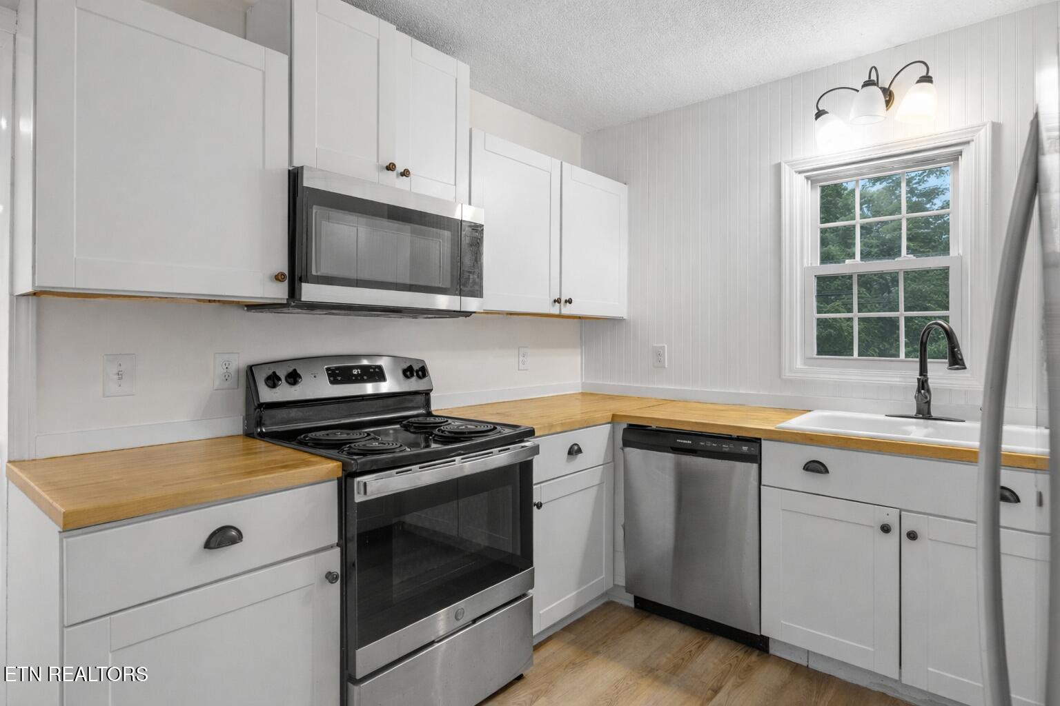 4854 Co Op Road Rockford, TN 37853 - Photo 12 of 31 Kitchen