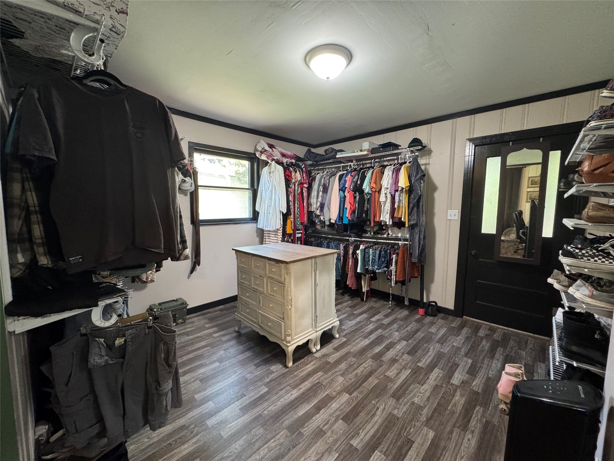505 North 6th Street Silsbee, TX 77656 - Photo 18 of 35 a view of a kitchen