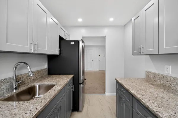 $329,900 | 20 Wendell Street, Unit B9, Hempstead, NY 11550