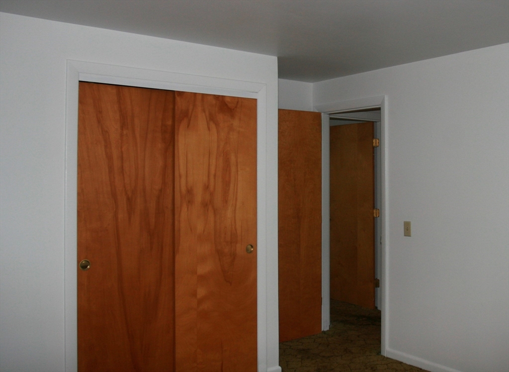 19 Oriole Lane Barnstable, MA 02648 - Photo 21 of 40 a view of a small space