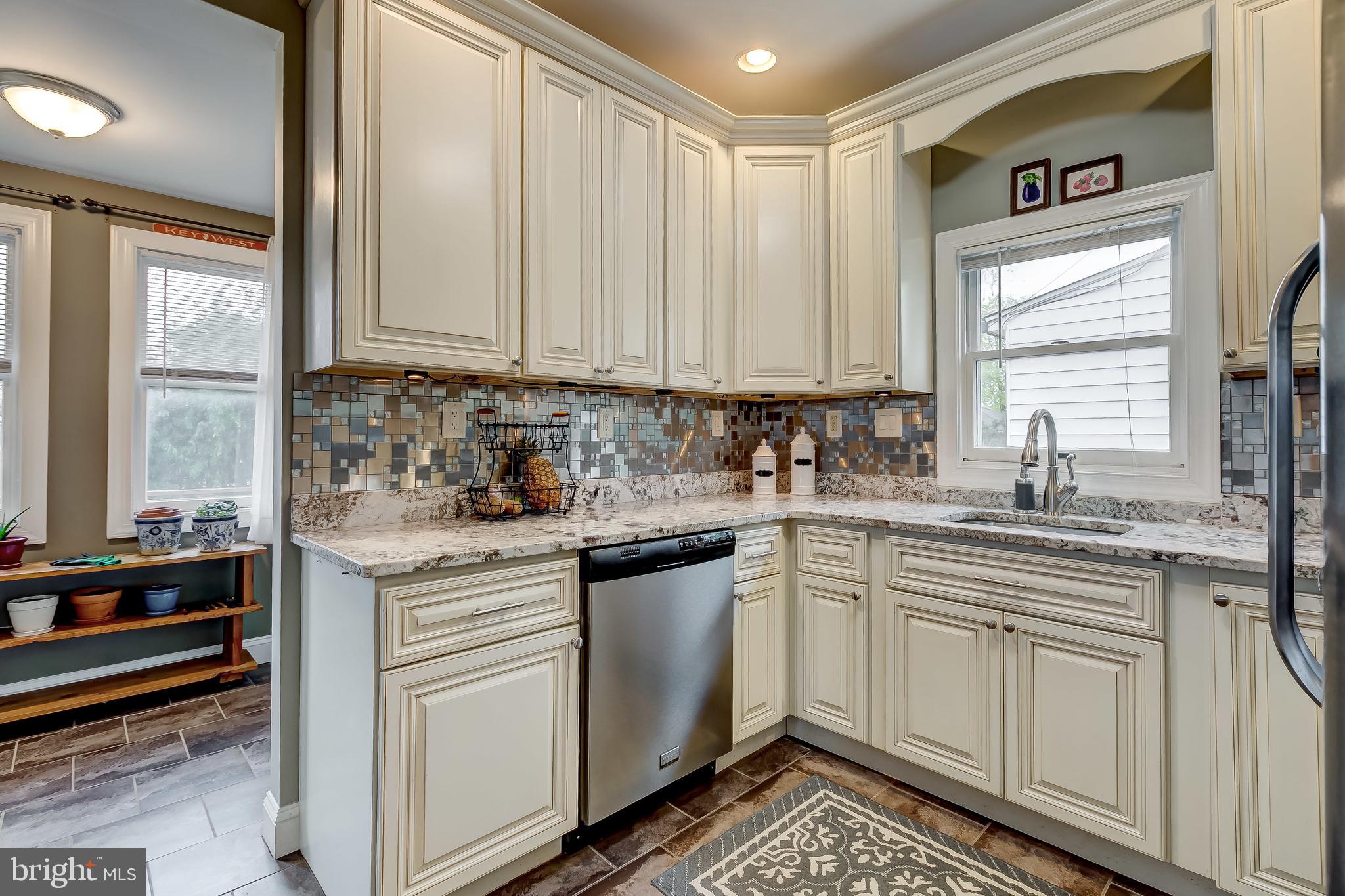 645 Aldershot Road Baltimore, MD 21229 - Photo 15 of 39 The cabinets are timeless.