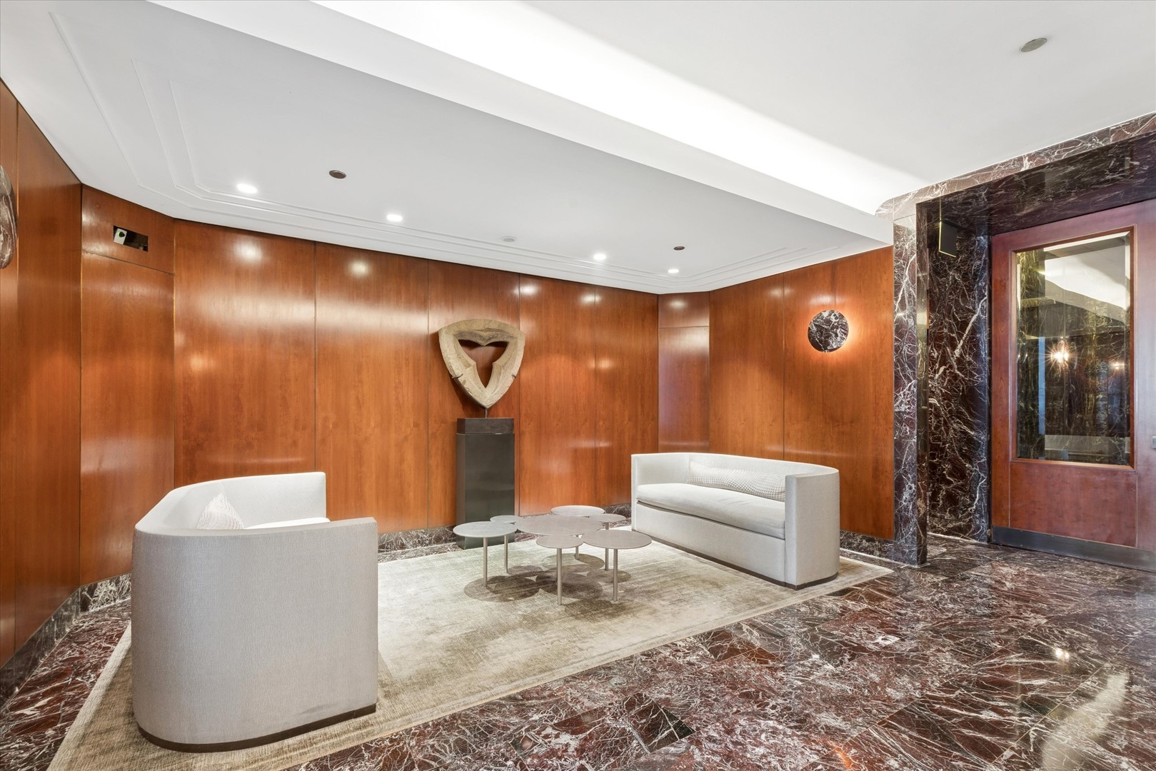 950 North Michigan Avenue, Unit 4202 Chicago, IL 60611 - Photo 3 of 33