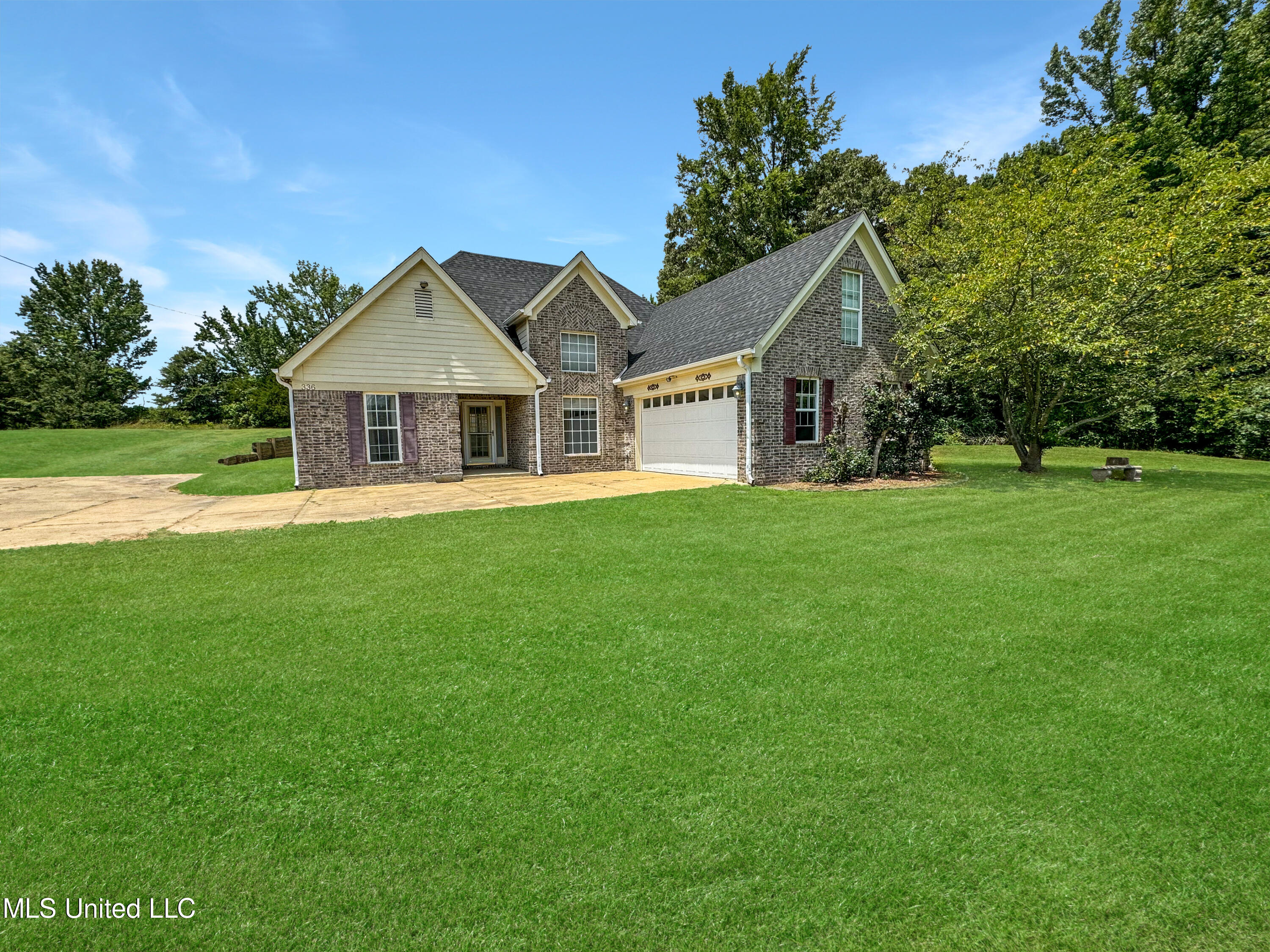 336 Woodview Road Byhalia, MS 38611 - Photo 2 of 35 IMG_8352