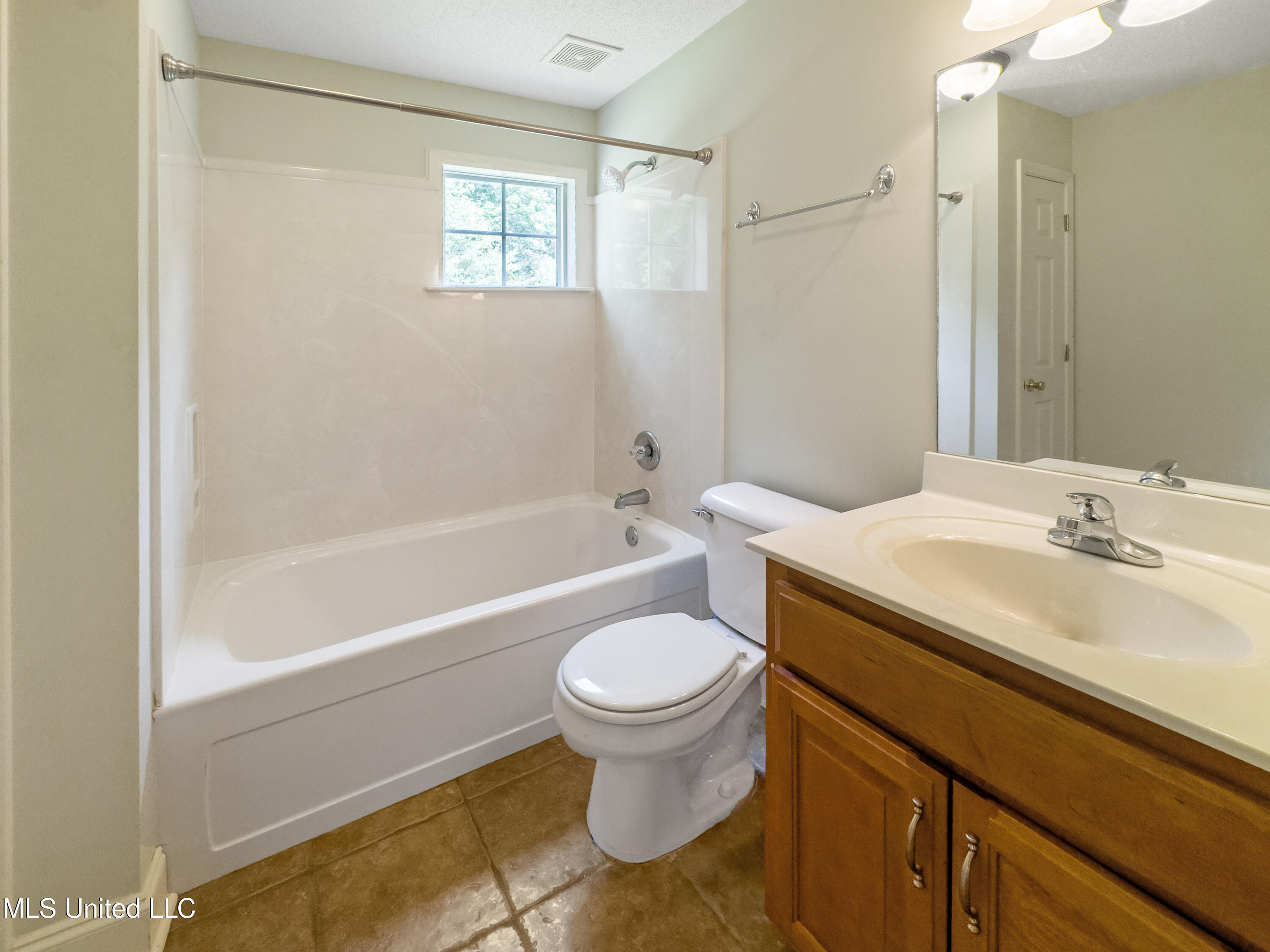 336 Woodview Road Byhalia, MS 38611 - Photo 25 of 35 IMG_8319