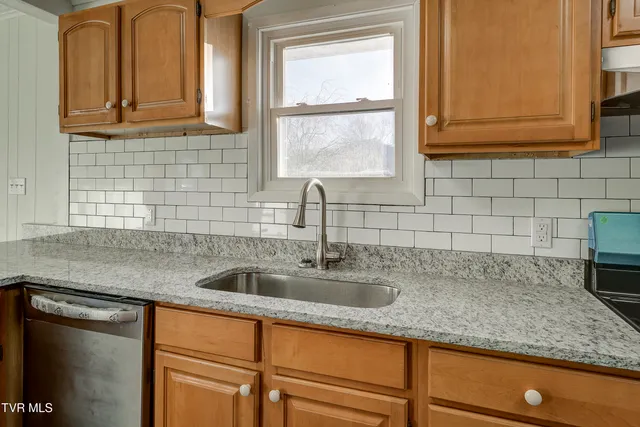 $329,000 | 538 Rock Creek Road, Erwin, TN 37650