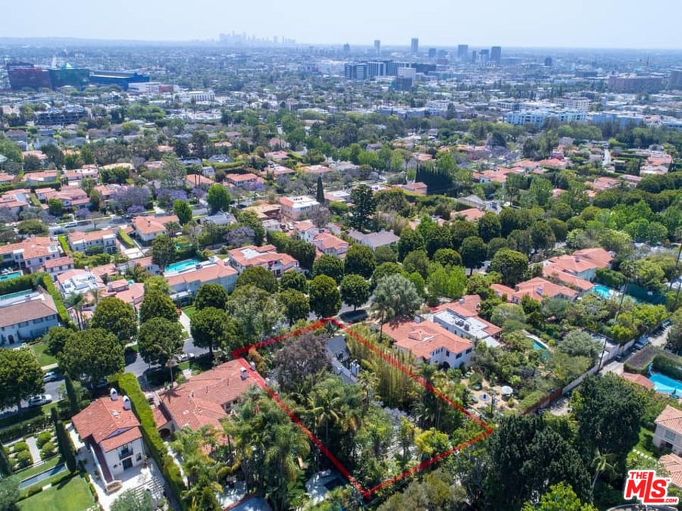 613 North Arden Drive Beverly Hills, CA 90210 - Photo 22 of 25 a view of a city