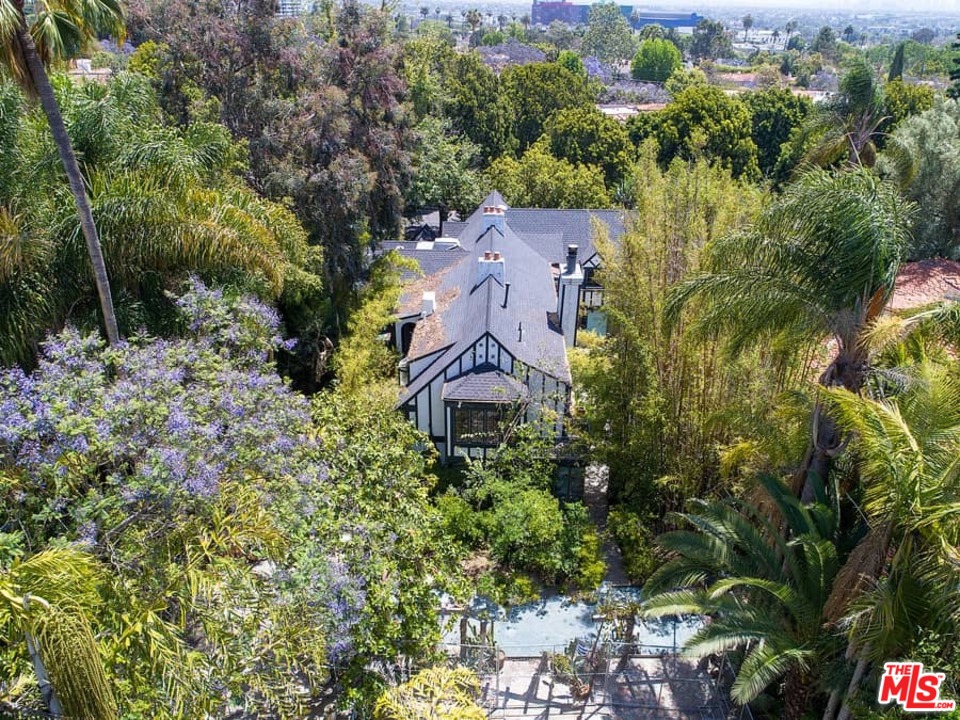 613 North Arden Drive Beverly Hills, CA 90210 - Photo 25 of 25 a view of a garden