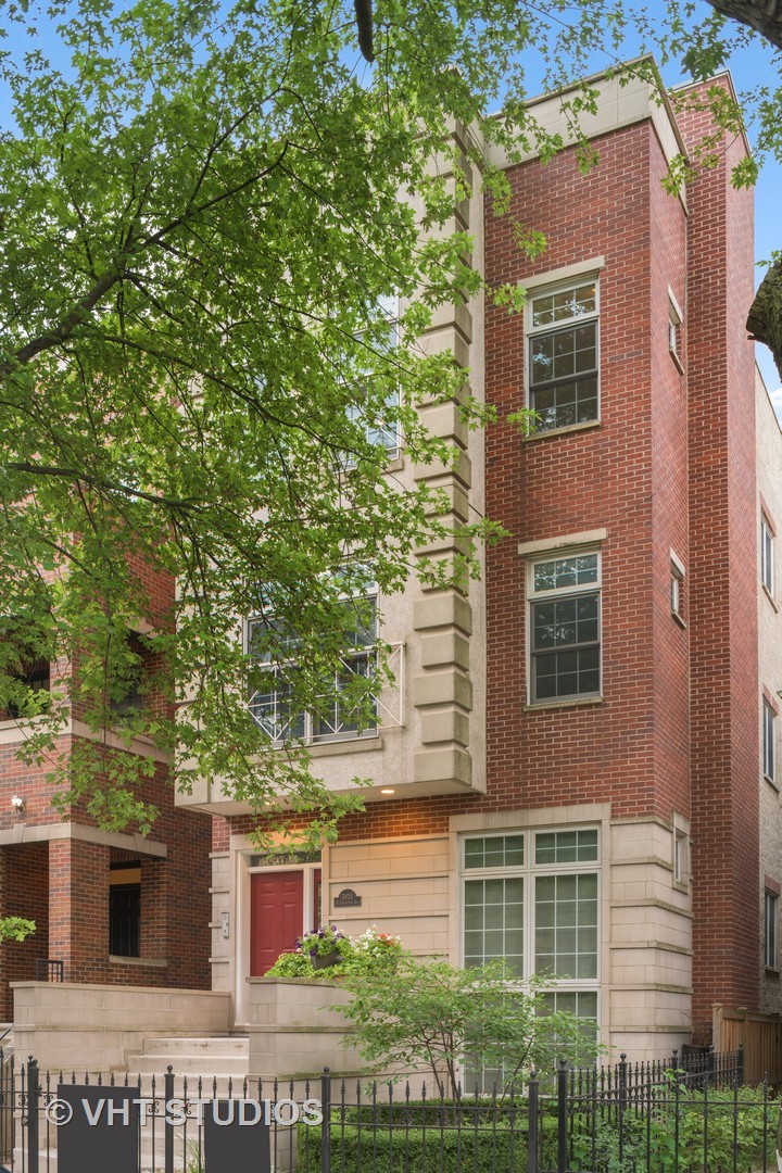 3824 North Greenview Avenue, Unit 3 Chicago, IL 60613 - Photo 2 of 38