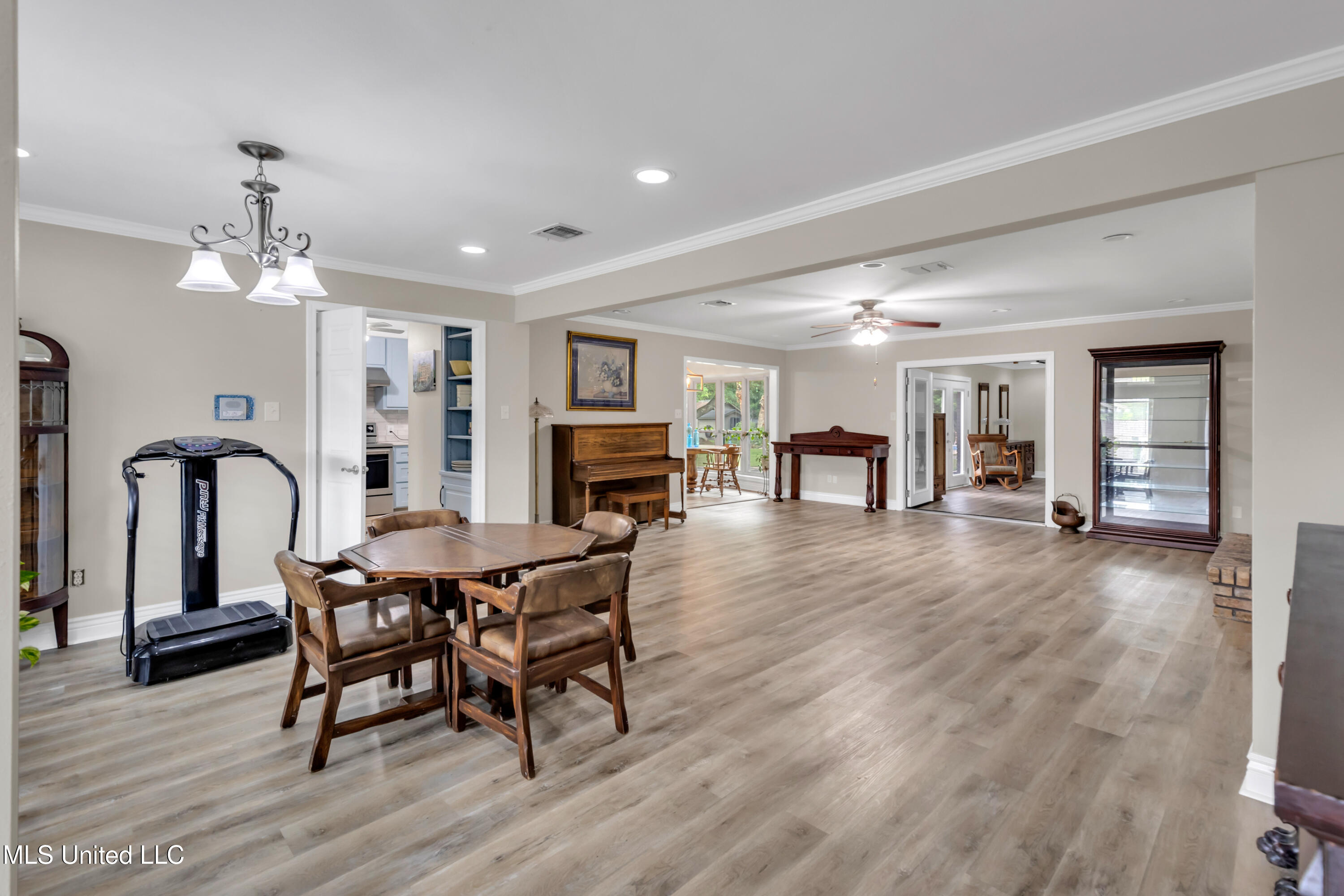 12457 Lambrecht Road Gulfport, MS 39503 - Photo 4 of 51 12457LambrechtRd-8