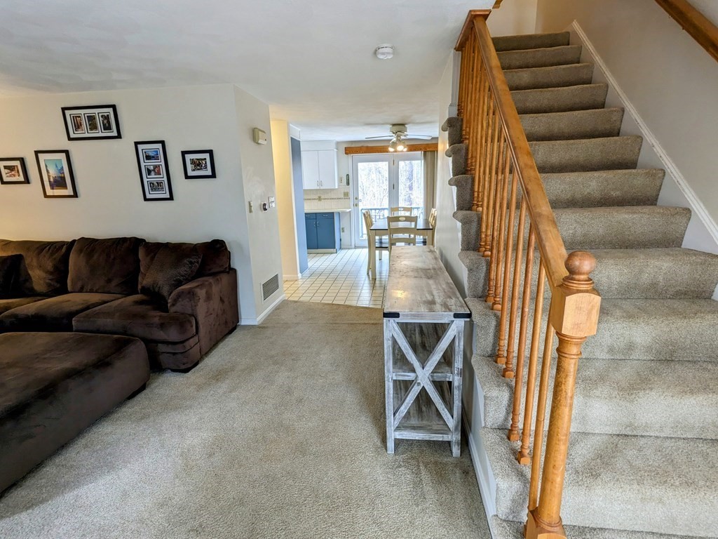 233 Oak Ridge Road, Unit 15 Plaistow, NH 03865 - Photo 3 of 10 Gallery Image 3