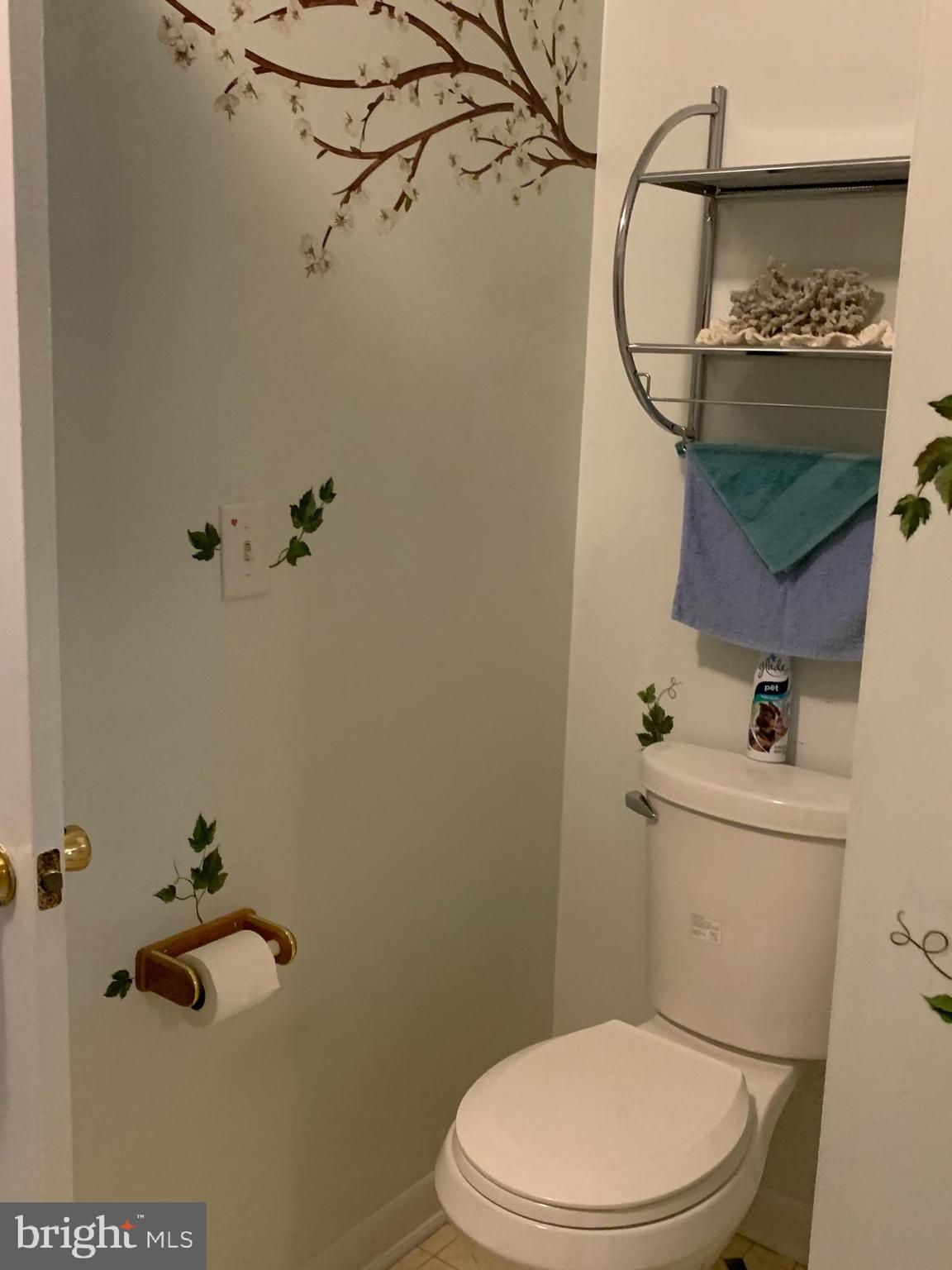 18 Sullivan Road Westminster, MD 21157 - Photo 19 of 25 Bathroom in back unit ( 1 bedroom)