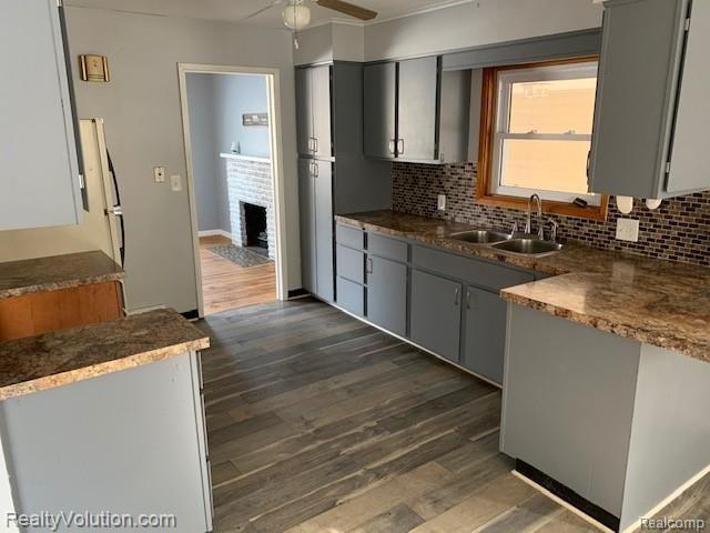 253 Myers Road Lapeer, MI 48446 - Photo 5 of 17 IMG_0425.jpg