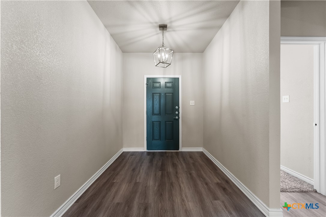 8321 Alabama Avenue Temple, TX 76502 - Photo 13 of 42 Foyer