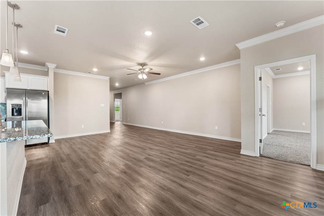 8321 Alabama Avenue Temple, TX 76502 - Photo 18 of 42 Living Room
