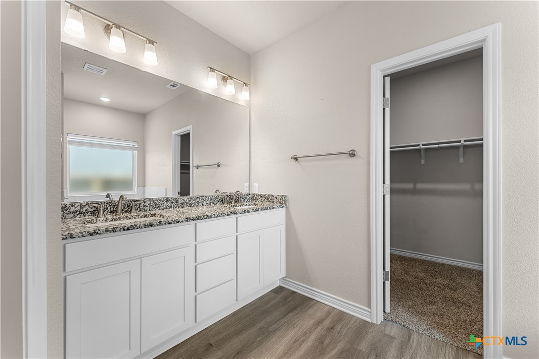 8321 Alabama Avenue Temple, TX 76502 - Photo 32 of 42 Primary Bath